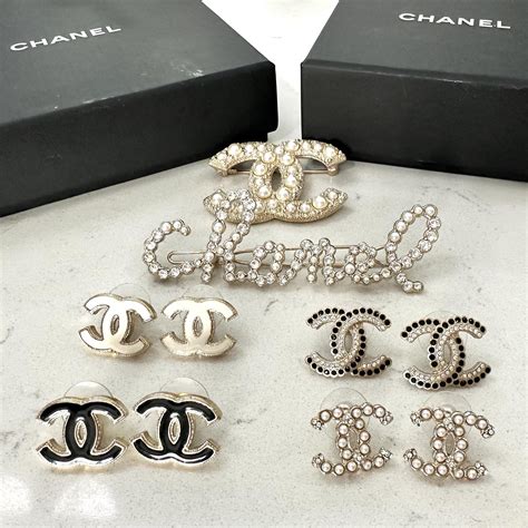 selling chanel jewelry.